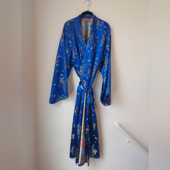 Vintage Japanese Kimono Blue Silk Metaliic Gold Dragons and Flowers Robe - Picture 3 of 10